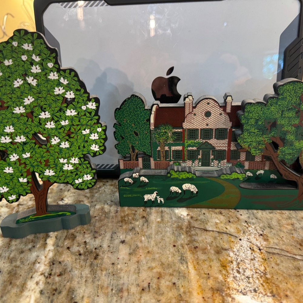 Sheila’s Collectibles "Middleton Place" Charleston SC Shelf Sitter PLUS Magnolia